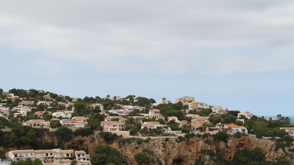 Monta ar in Bah a de J vea