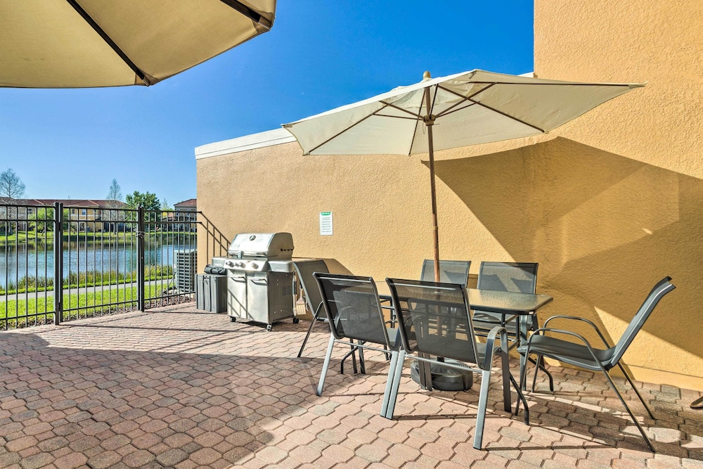 Kissimmee Townhome - 7 Mi to Disney Parks! view 5