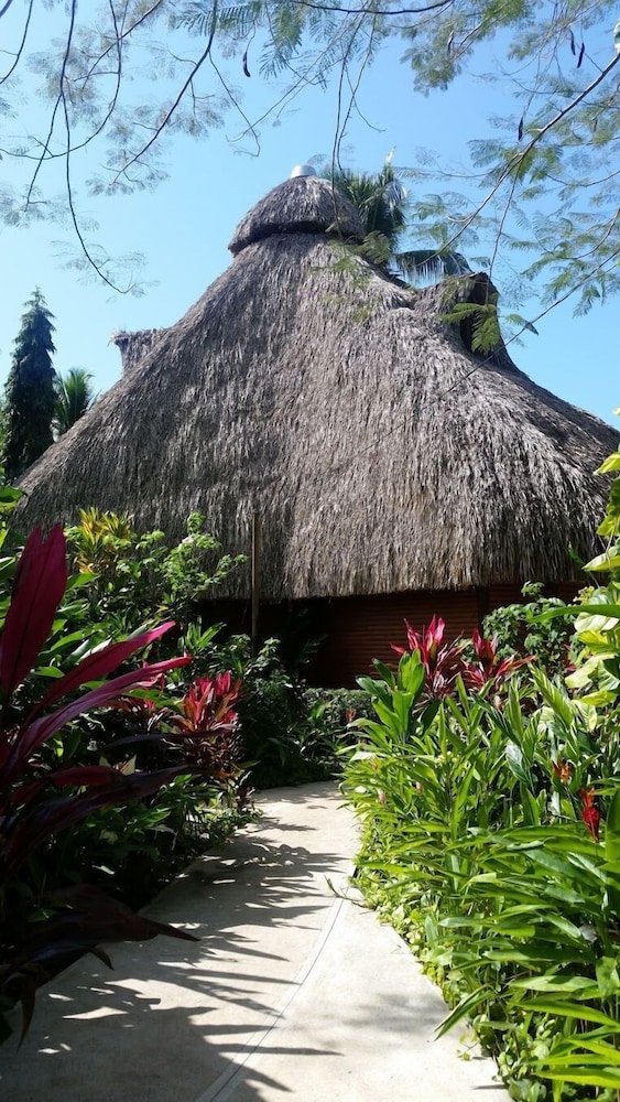 San Pedro Vacations - Hotel Vinas del Lago - Property Image 1