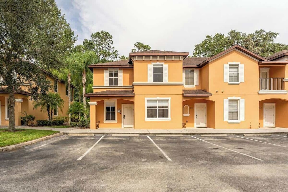 Pet Friendly 4 BR With Hot Tub
