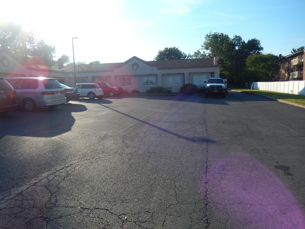 Riverview Motel
