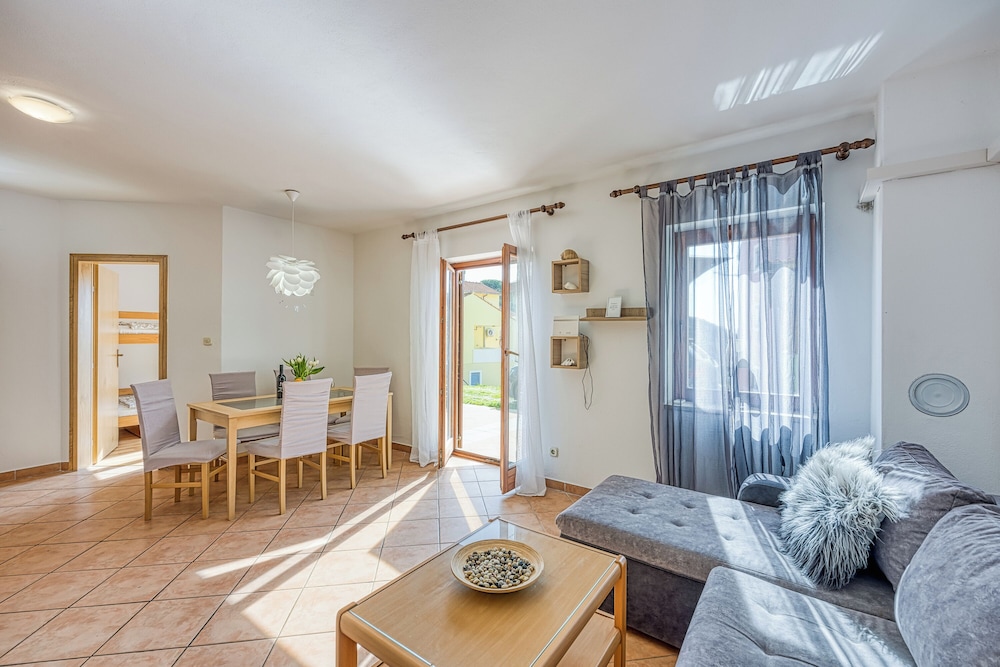 Sv. Jakov Family Apartment
