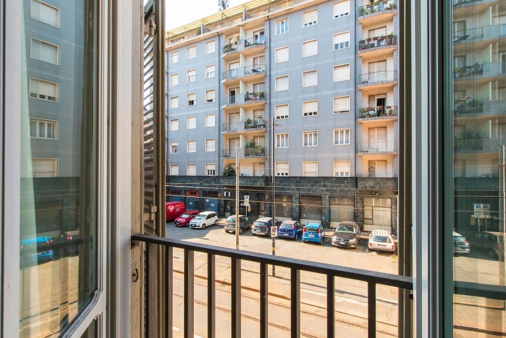 Parco del Valentino Cozy Flat with balcony view 5