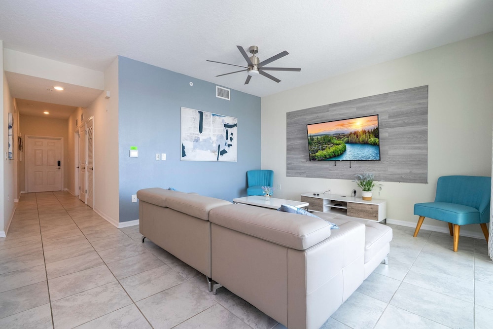 Gorgeous 2Bd Close to Disney Storey Lake Resort 303 3121