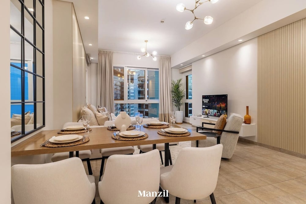 2BR Maid Enjoy Sea Views Palm Jumeirah