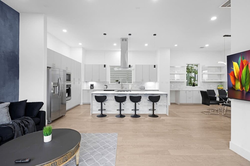 Newly Built Modern 3 Bedroom Houston Home