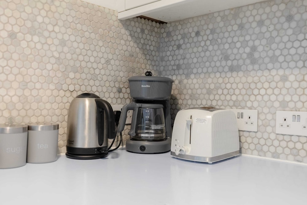 3 Bed House, Sleeps 8 - Near St Pancras
