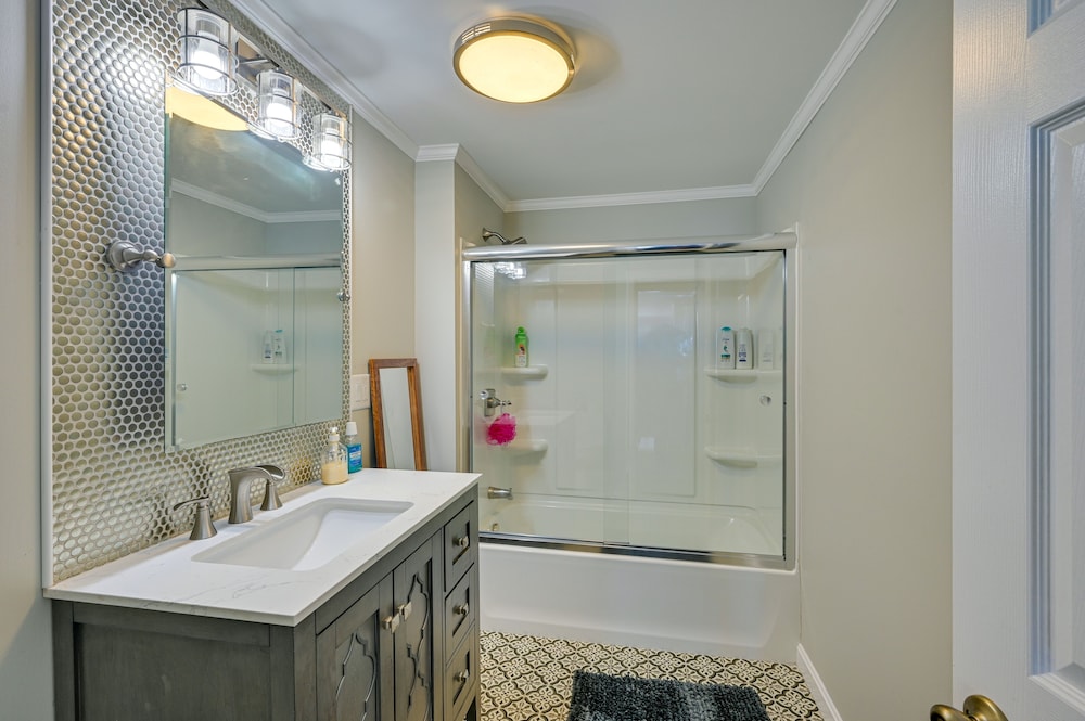 Weymouth Waterfront Getaway w/ Swim Spa & Hot Tub