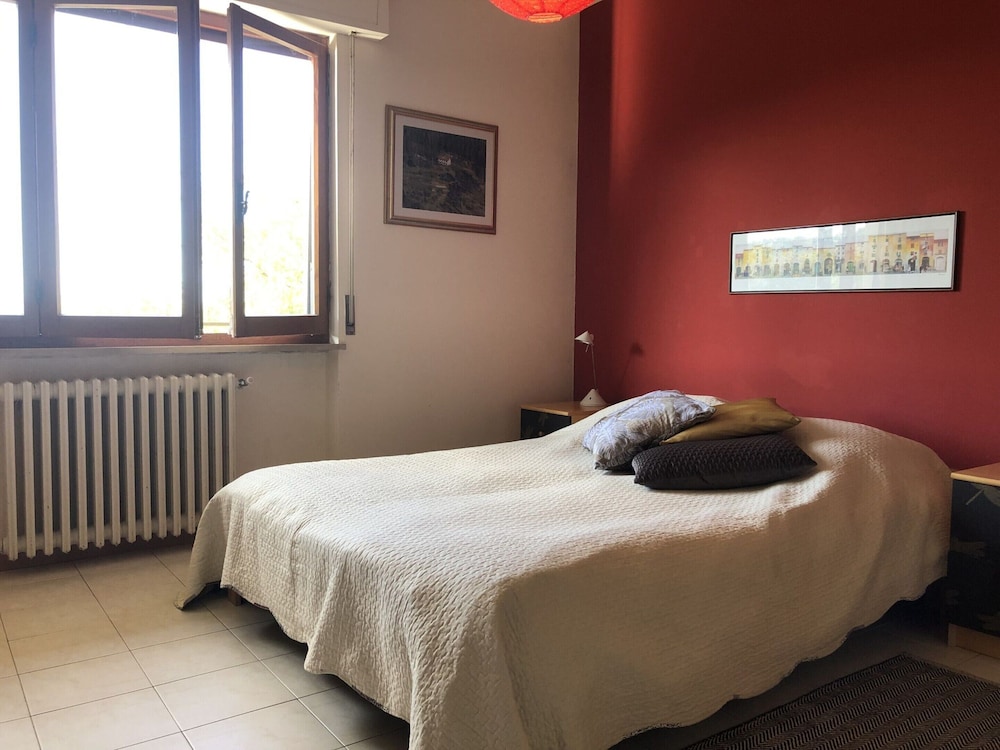 Modern Poolside Home in Pescia photo 2