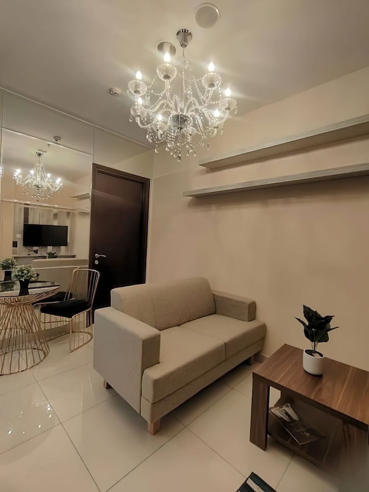 Staycation Jakarta Kensington Royal