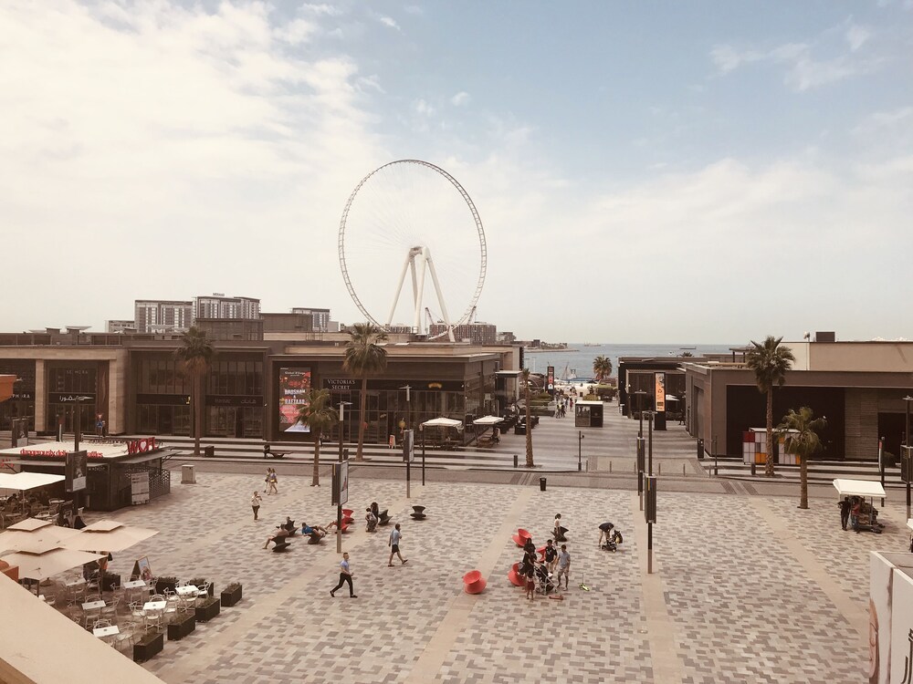 Pelicanstay Seaview Suites in JBR Walk