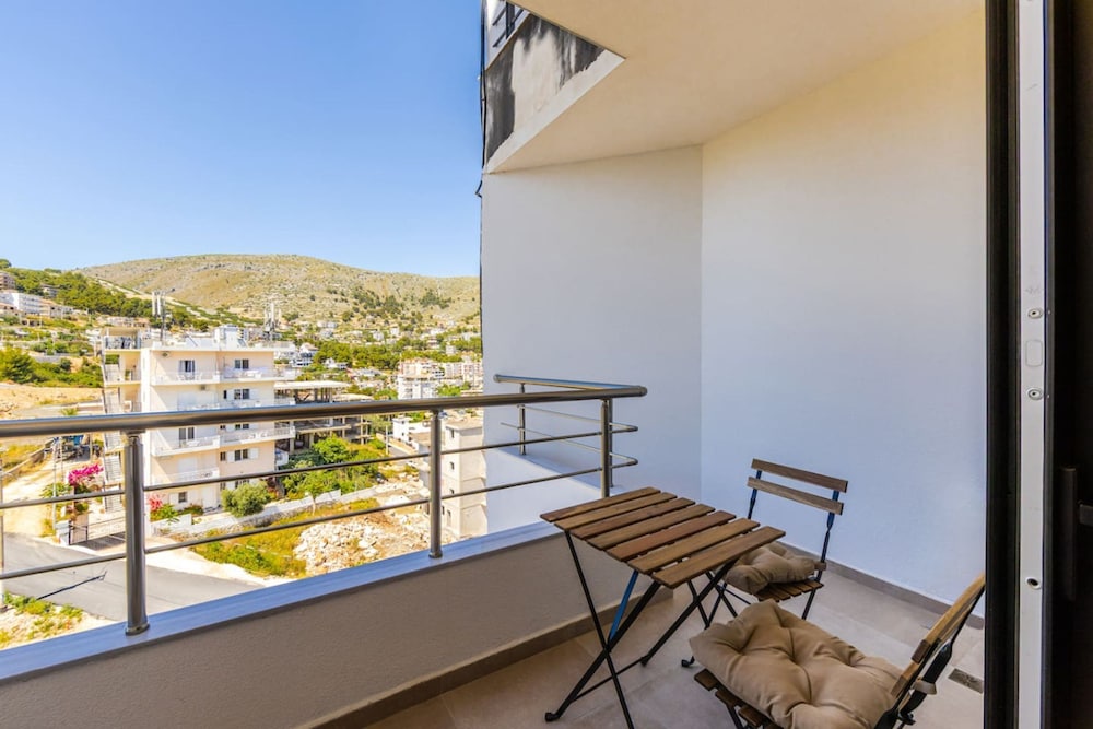 Luxury Studio With Free Parking