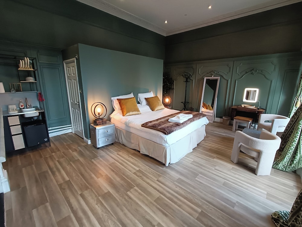 Rooms on The Prom