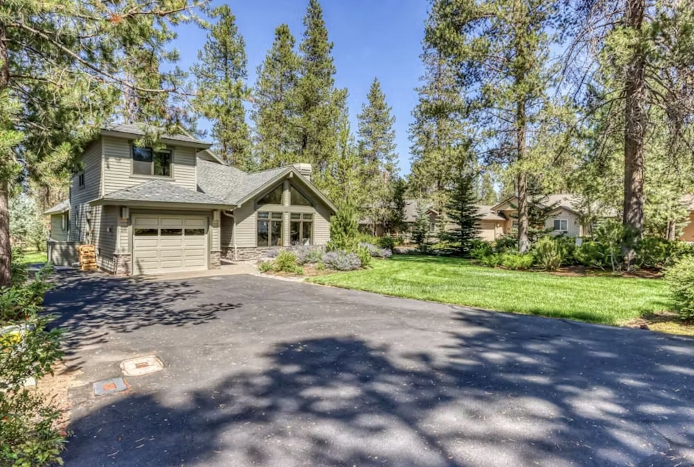 28 Big Leaf 3 Bedroom Home