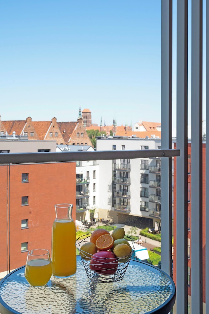 Aura - Riverside & Parking by Downtown Apartments