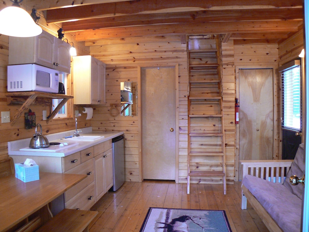 Smoky Bear Ranch Bed & Breakfast & Cabins