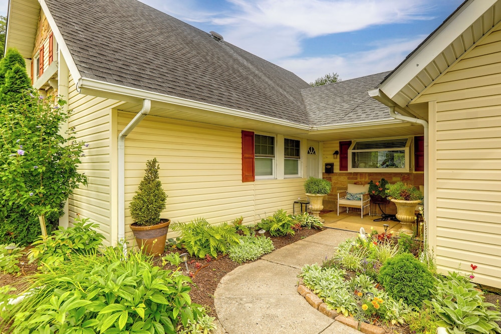 Private Yard, Garden, Patio: South Jersey Hideaway