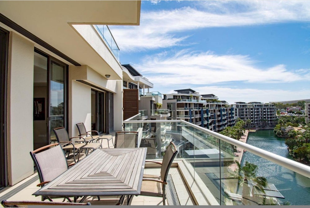 Executive Yacht View Two Bedroom Apartment - 310