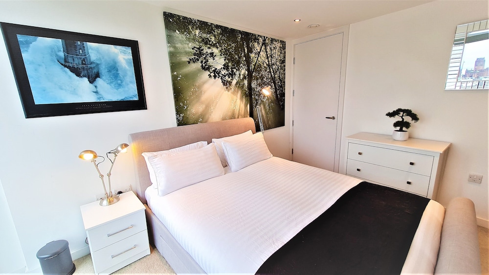2 Bedroom Penthouse with Parking view 2