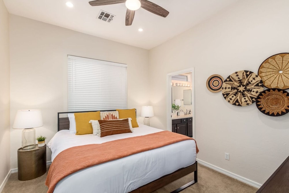 The Dreaming Tree Sleeps 10 Pool Spa Firepit BBQ