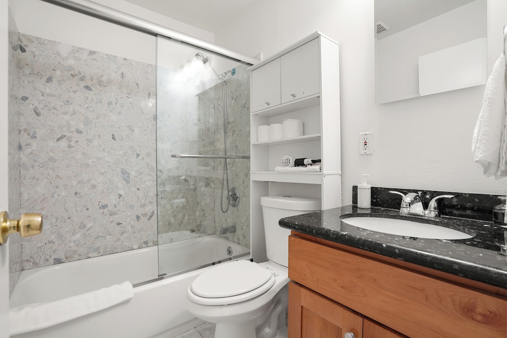 Charming 2BR Ocean Getaway in Pacifica