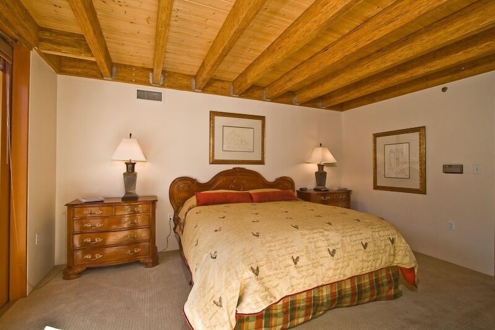 Downtown Penthouse 4 Bedroom Condo