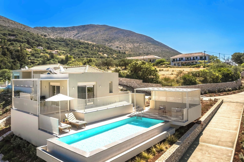 Ostria Villa