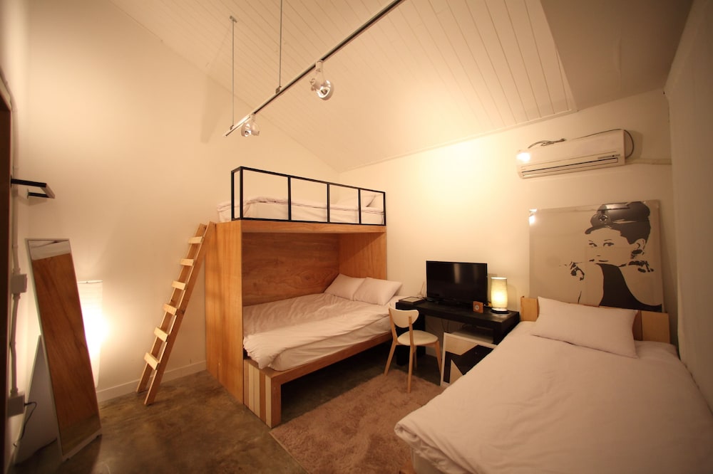 House740