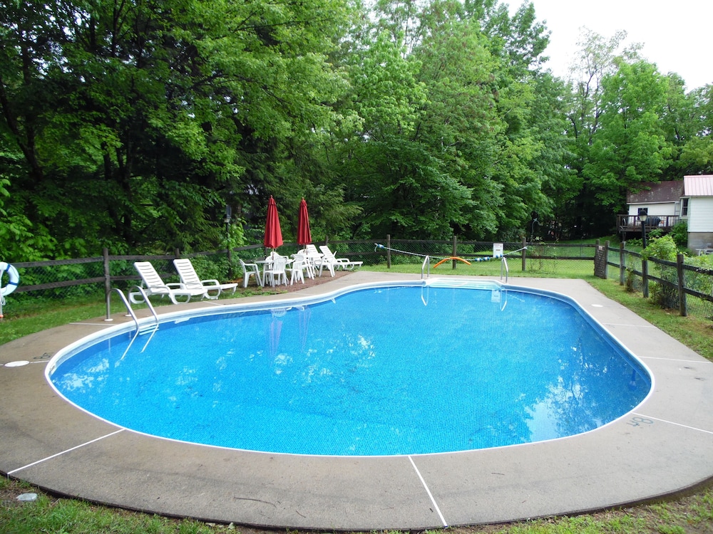 White Mountain Motel And Cottages