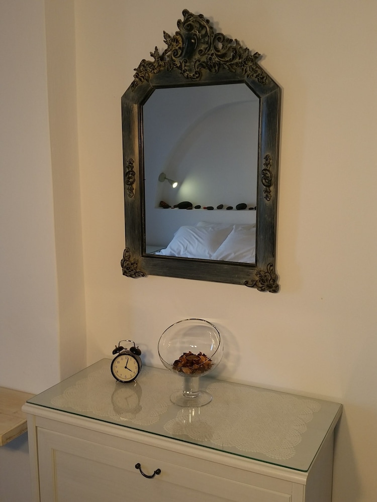 Theros Villa