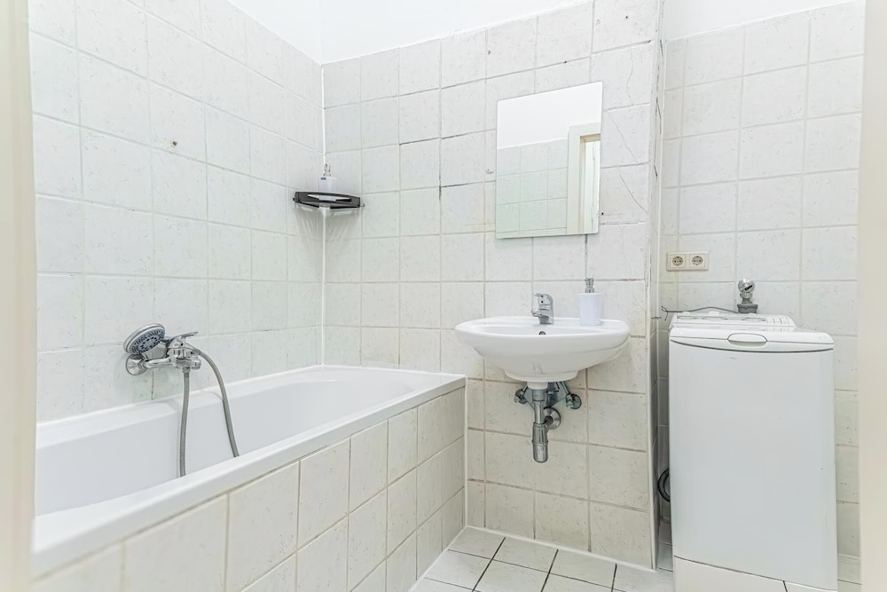Long Stay 2BR Apt For 5 Stadthalle
