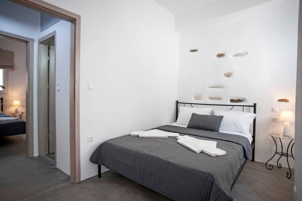 Portes View Traditional House photo 2