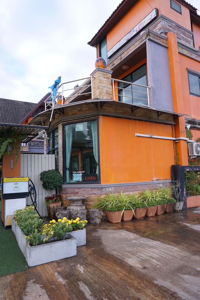 Phuruaboutique Hotel & Saunas