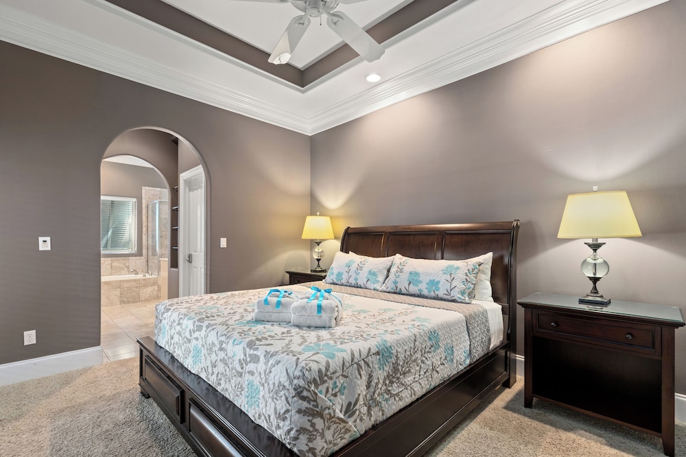 Sugar Sand Retreat 3-bed, 2-bath Beach Getaway With Private Pool, Sleeps 8!