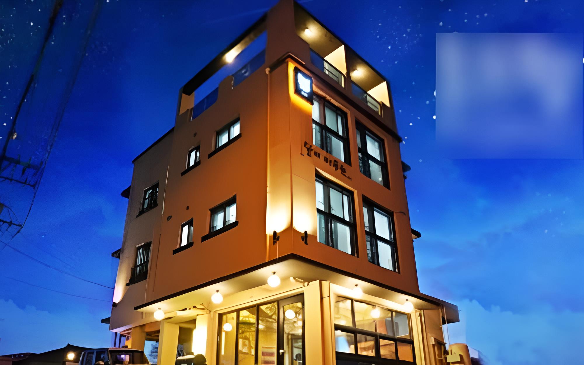 Woljeong Rooftop Guesthouse