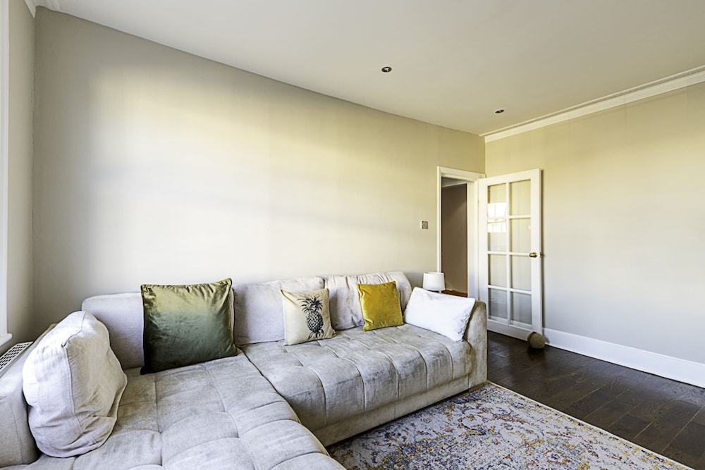 Contemporary and Spacious Kensington Home