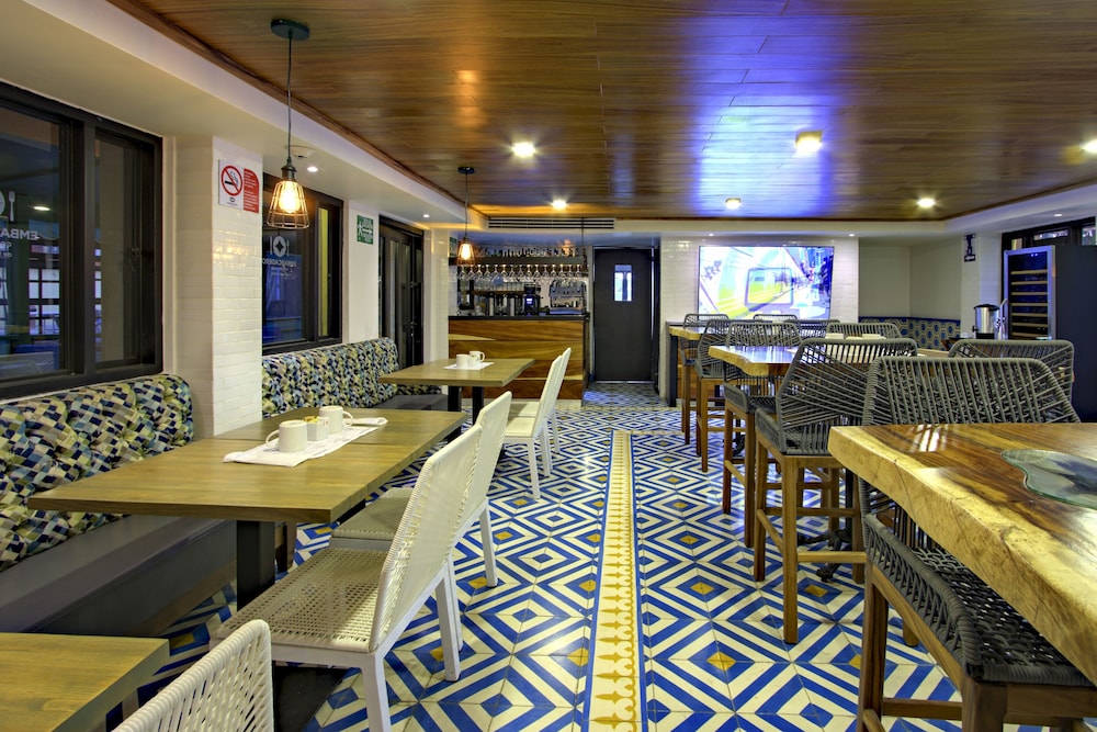 Ensenada Vacations - Hotel La Pinta - Property Image 33