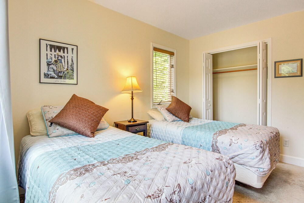 2-story Deck: Waterfront Lake Lure Home! view 5