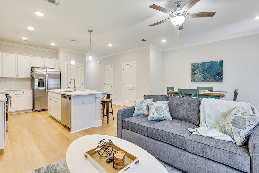 1 Mi to Sand & Surf: Townhome w/ Pool in Pcb!
