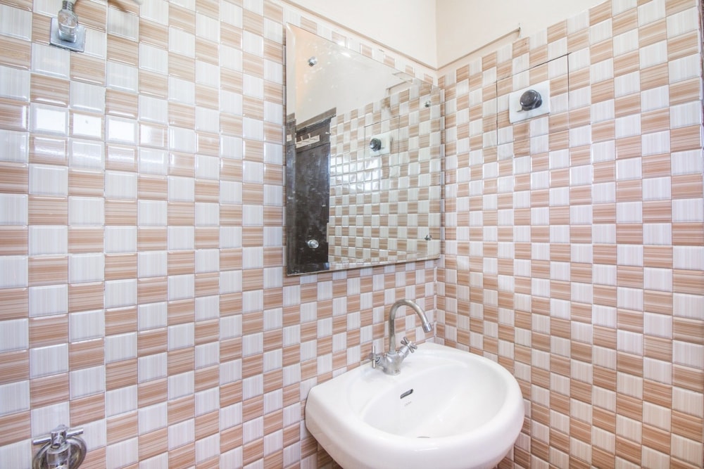 GuestHouser 1 BR Guest house 744d