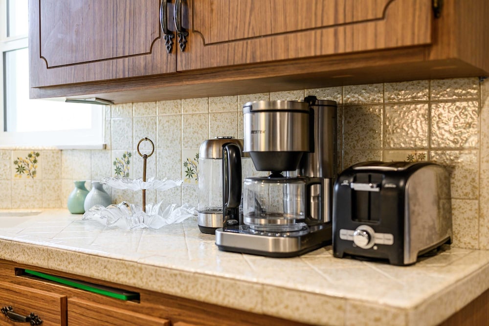 Cozy Stylish Home Spacious Fully Equipped Stay