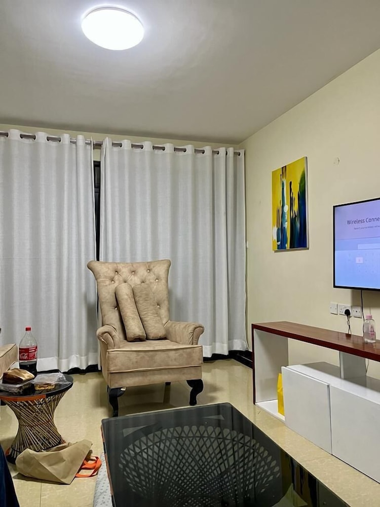 Lux Suites Mango Court Apartments