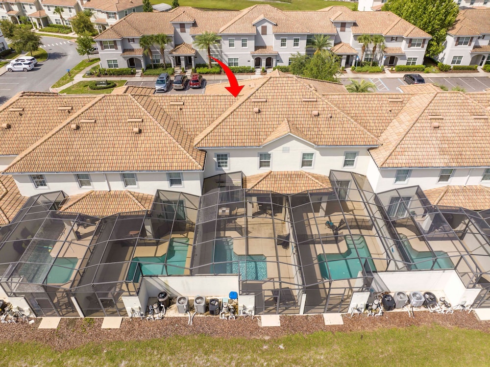 Storey Lake 4 BR With Private Pool