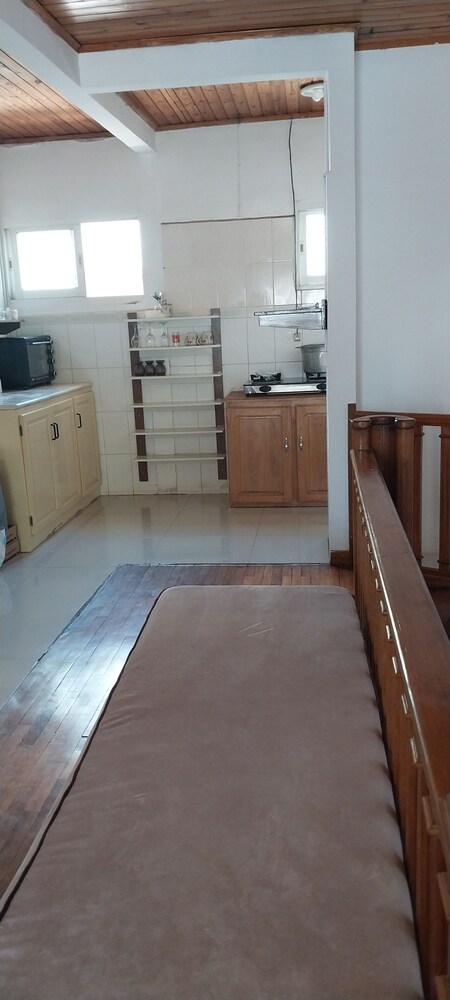 Photo 33