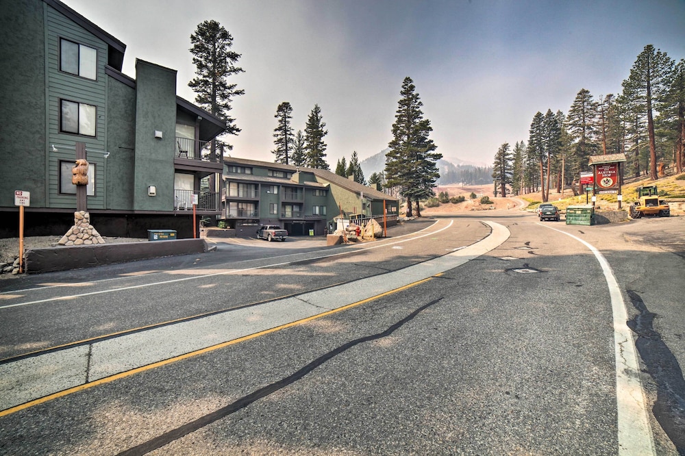Mammoth Mtn Escape w/ Pool & Walk to Ski Lift view 5