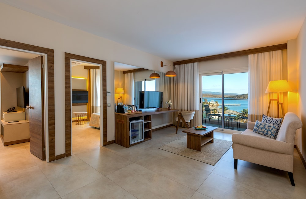 Design Plus Seya Beach Otel - Image 49