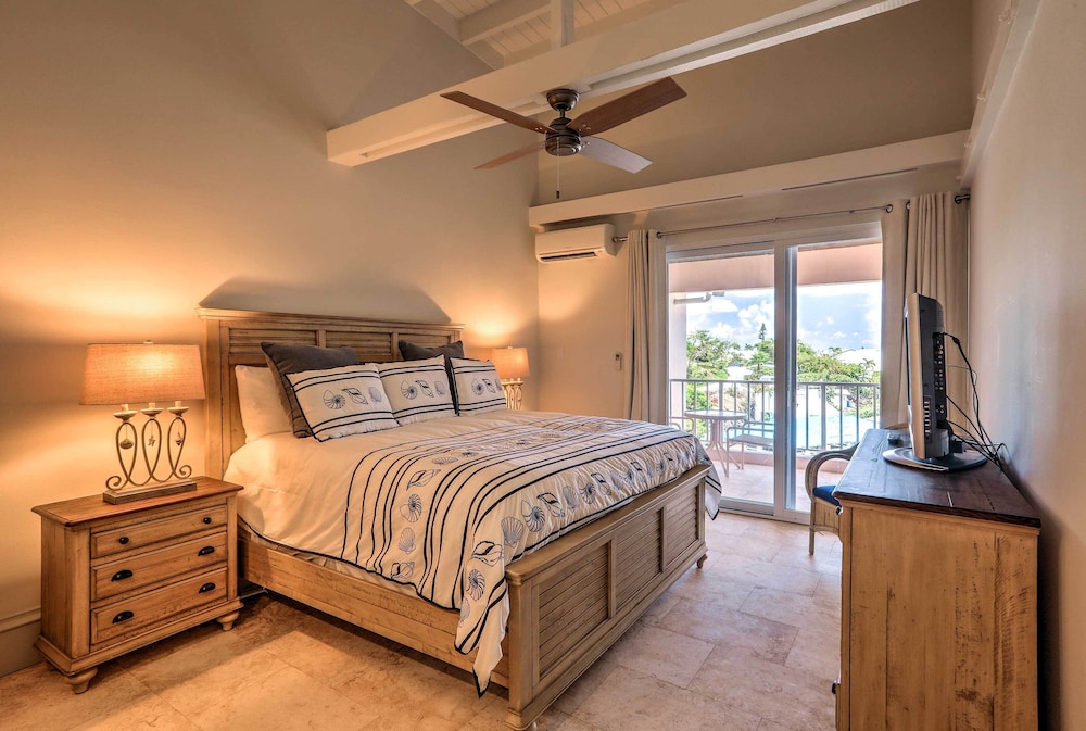 Walk to Beach: St Thomas Condo w/ Balconies
