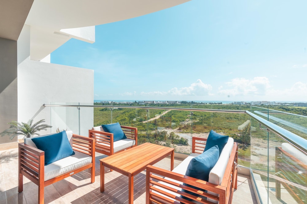 3BR 6 Guests Private Balcony Gym