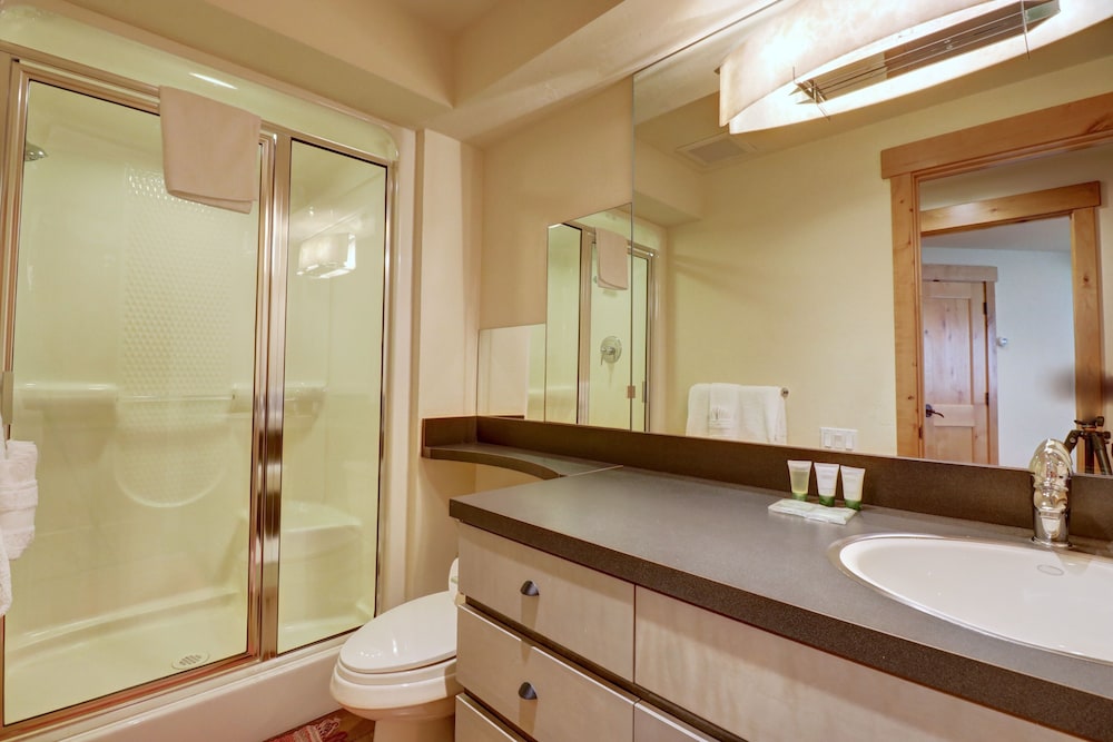 11 Stormwatch Circle 4br 3.5ba 4 Bedroom Home