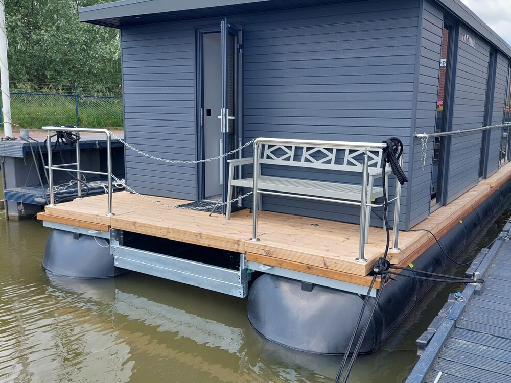 Luxury Houseboat in Volendam Marina, photo 21